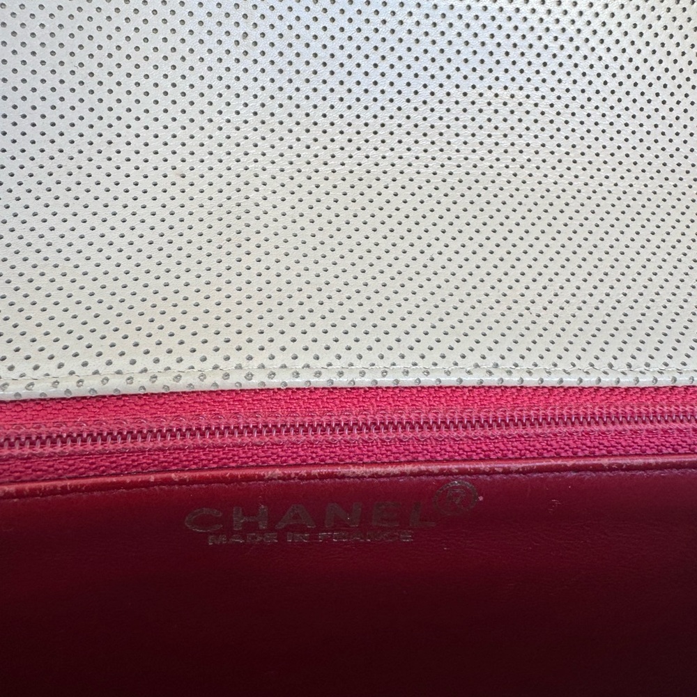 CHANEL Vintage Perforated Leather Top Handle Bag – Beige & Bordeaux - Picture 11 of 16
